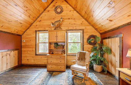 Cozy Couples Getaway with Hot Tub Fox Ridge Cabin - Foto 12