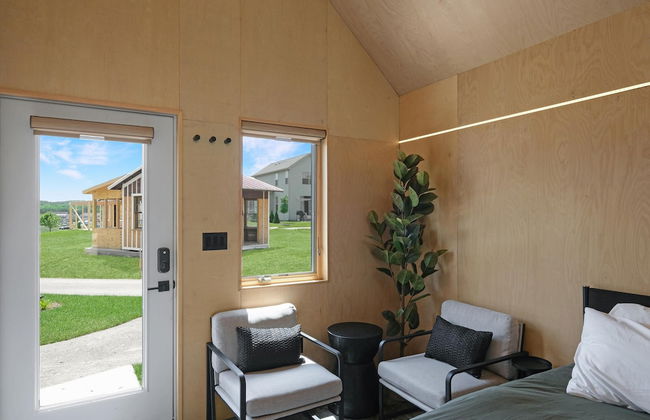 Bunkies-the Commissioner - Photo 9