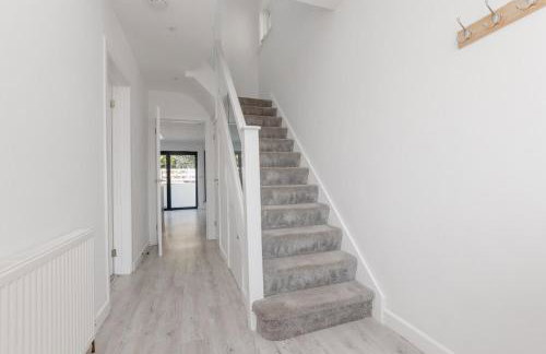 Delightful family home with parking, 8 minutes to beach - Foto 14