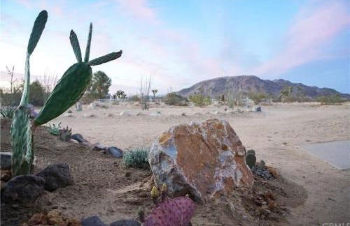 Joshua Tree Modern Cabin- Goat Mountain Rising - Foto 46
