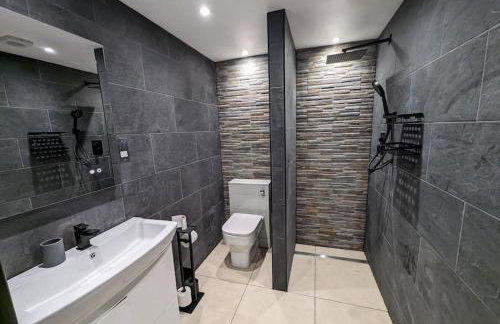 Stylish House in Welsh Hills, Sleeps 8 to 12 - Foto 28