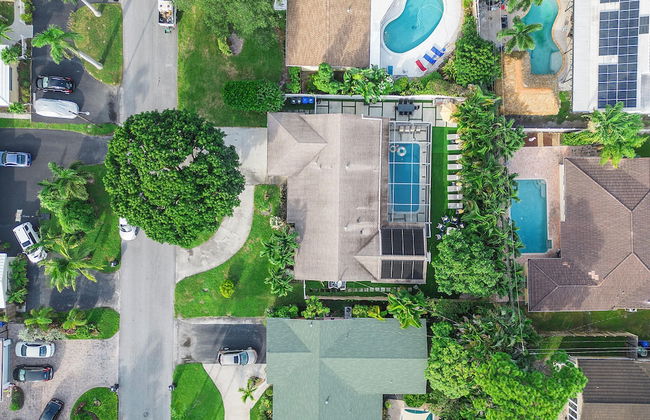 Coastal Retreat Stylish 4 BDR w/ Private Pool! - Foto 52