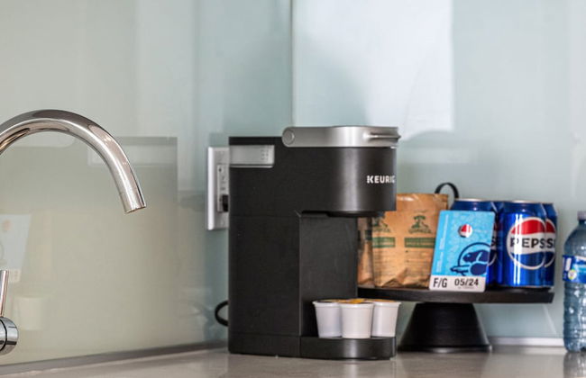 Walk to Stampede Free Parking Banff Pass Wine - Foto 15