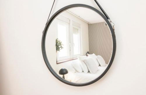 HomeForGuest Design Attic Apartment FREE Parking - Foto 24