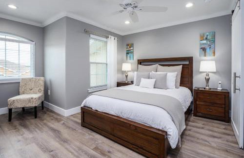 Gorgeous Modern 6BR South Facing Private Pool Hot Tub BBQ Theater 2 Miles Disney - Foto 22