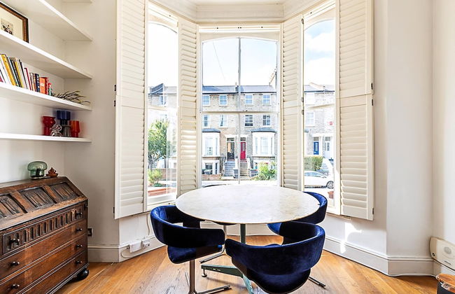 Retro Charm and Modern Comforts - Photo 4