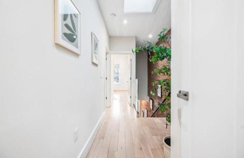 Sleeps 12 Downtown Entire home with rooftop - Foto 28