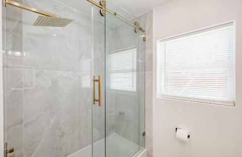 Oak Forest Retreat Sleeps 13 Near Heights - Foto 18