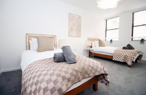 Modern Two BR | Free Parking - Foto 46