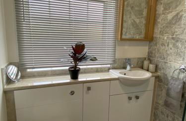 Luxury One Bedroom Apartment in Borehamwood-Free Parking - Foto 21