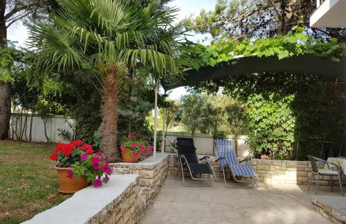 Villa Rosa with yard and children's playground - Foto 9