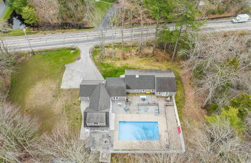 Kennebunk/Kennebunkport Beach House w/Pool! - Photo 12