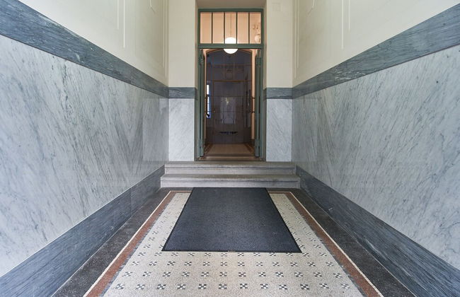 Presidential Apartment In The Old Town Square - Photo 28