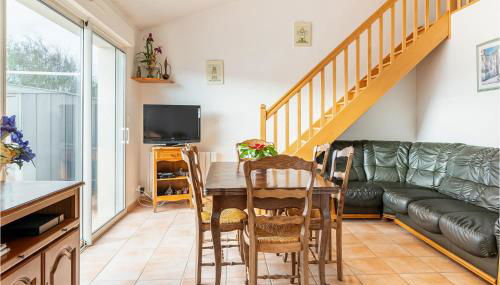 Beautiful Home In La Faute Sur Mer - Photo 5