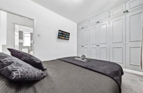 2-Bed House, Bromley, Free Parking, 30 min to Central London - Sleeps 6 - Foto 14