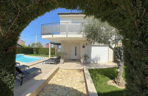 Villa Divina with private heated pool - Photo 11