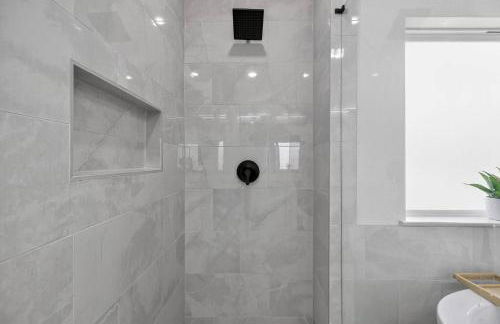 Luxury Home: Mins to NRG, Hobby Airport & Midtown - Foto 43