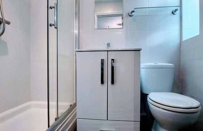 Camberley - 1-bed Annex - Sleeps 2 - Garden - Foto 11