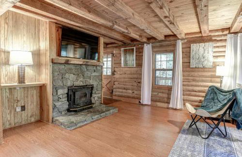 Charming Renovated Cabin with Fireplace - Foto 10