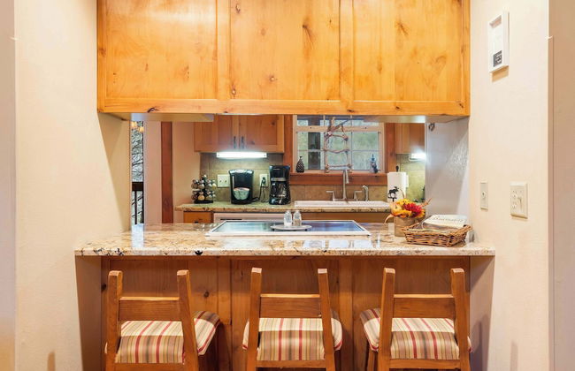 Creekside - 2 BDR Resort Cabin in Epic Location! - Photo 6