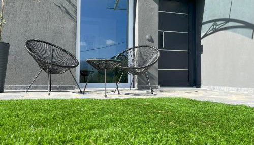 Modern Garden Apartment - City & Mountain View - Foto 1