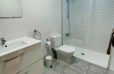 Stunning 2 bedroom apartment with Pool View - Photo 23