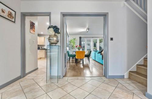 Large 4 Bedroom House Bricket Wood, Van & Car Parking, Sleeps 8 - Foto 38