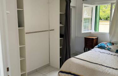 Ground-Floor Apartment With private Garden - Foto 11