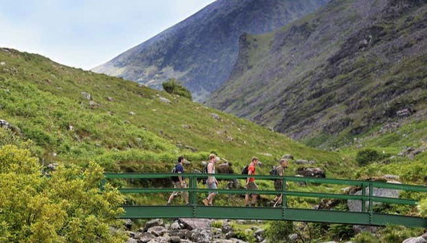 Parcourir la montagne de Carrauntoohil
