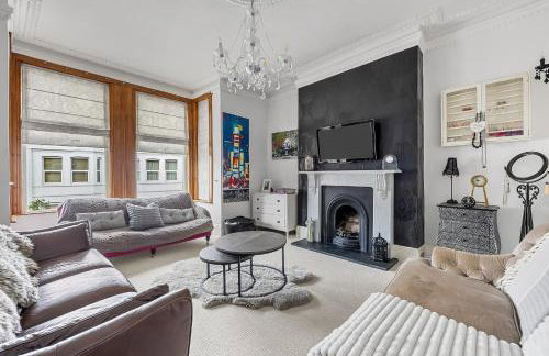 Sleeps 7 Large 4 Bed Town House for Contractors & Families & Friends in Great Central Location - Foto 13