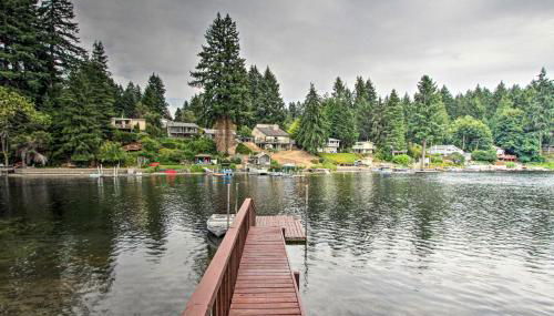 The Peacock House - Waterfront Home with Hot Tub! - Foto 1