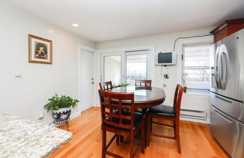 Eastie Roomy 3BR with Easy City and Airport Access - Foto 24