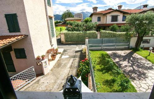 Awesome Home In Querceta With Wifi - Foto 8