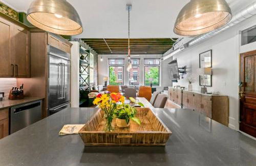 Amazing Rooftop Patio Overlooking street - Foto 8