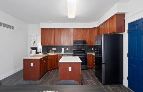 Modern Escape: 5BR/2.5BA Near St. Louis Must-Sees - Foto 17