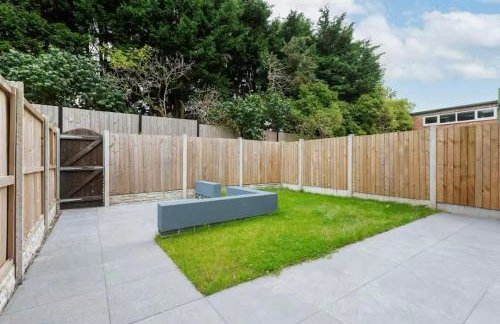 Norris Stays - Sleeps 7 by M55 - Photo 19