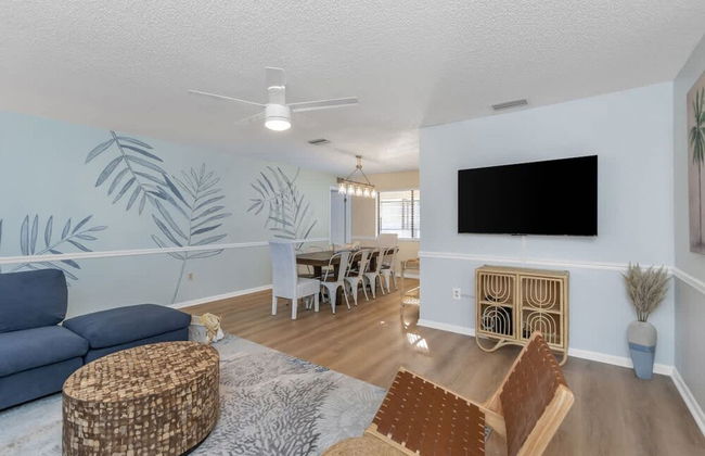 Fun Family-friendly Modern Beach Home With Pool - Photo 22