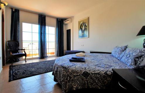 Holiday villa in 10 min from Fuengirola beach with sea views pool BBQ parking WiFi aircon big garden - Photo 23