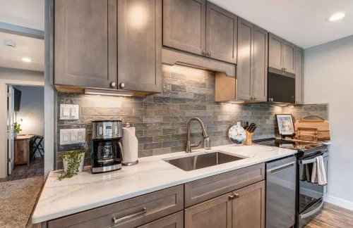 Gorgeous Condo With River View - Pool and Hot Tub - Foto 38