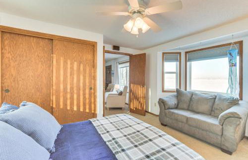 Lakefront Pelican Rapids Cabin with Boat Dock! - Foto 11