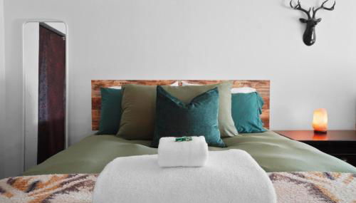 Whimsical Berkeley Bungalow - Photo 4