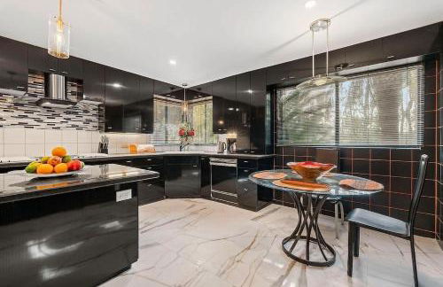 The Sinatra House- Fully Furnished! - Foto 49