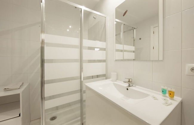 Studio in Marbella With Beachfront Pool - Photo 9