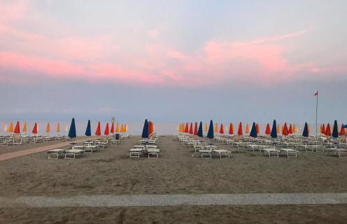 Ampio appartamento in centro con vista - terrazze, parcheggio gratuito e Wi-Fi - Foto 23