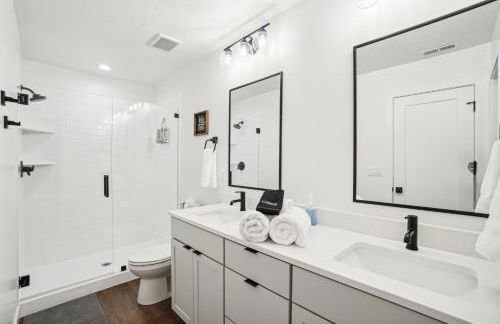 The Charleston by Crafty Casitas, near Snowbasin, 2 Kings and a Queen - Foto 3