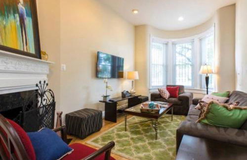 Convention Center/Logan Circle Large Cozy House. - Foto 3