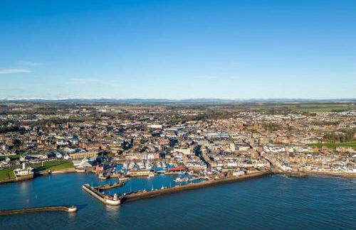 Sea View Luxury Apartment 3 bedrooms Free Parking - By Coast Apartments - Photo 13