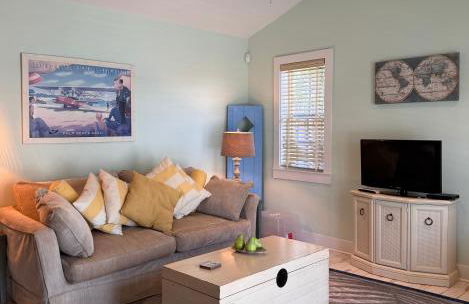 Palm Ridge House with Heated Pool and Cabana Near Beach - Foto 27