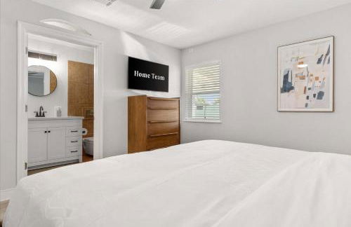 Backyard Oasis Heated Pool Game Room Gazebo - Foto 43