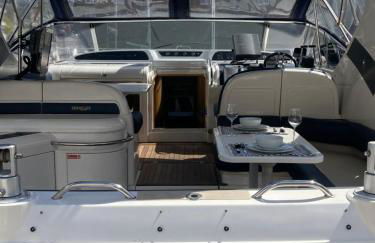 Entire Boat at St Katherine Docks 2 Available select using room options - Photo 32